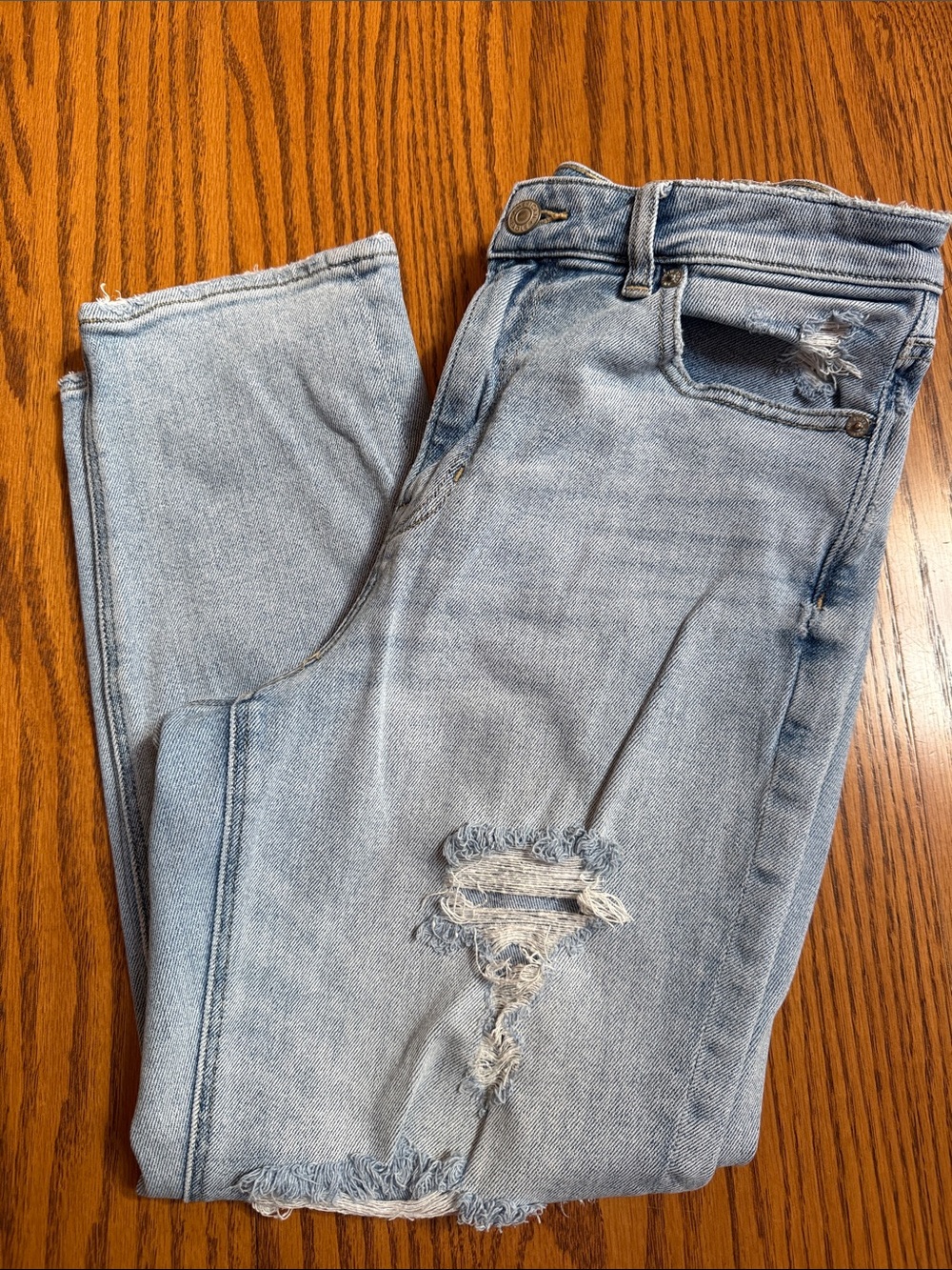 American Eagle Outfitters Light Blue Distressed Skinny Jeans